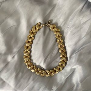 Napier leaves gold tone choker